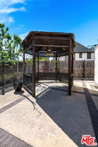 2441 Glendower Avenue, Los Angeles, CA 90027