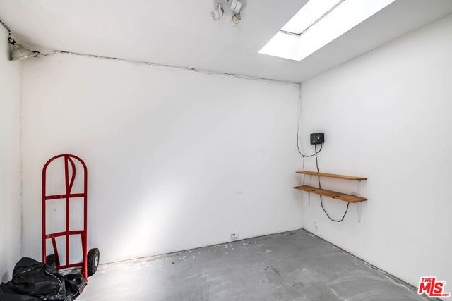 2441 Glendower Avenue, Los Angeles, CA 90027