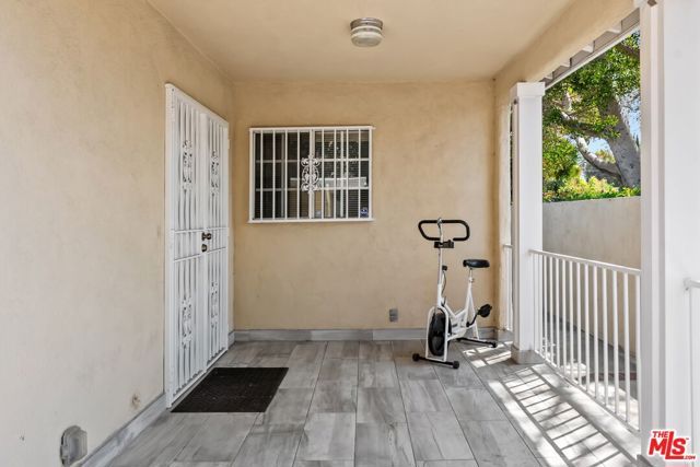 2151 Glendon Avenue, Los Angeles, CA 90025