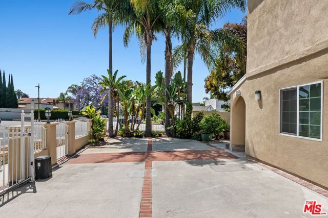 2151 Glendon Avenue, Los Angeles, CA 90025