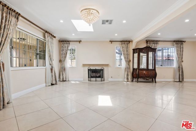 2151 Glendon Avenue, Los Angeles, CA 90025