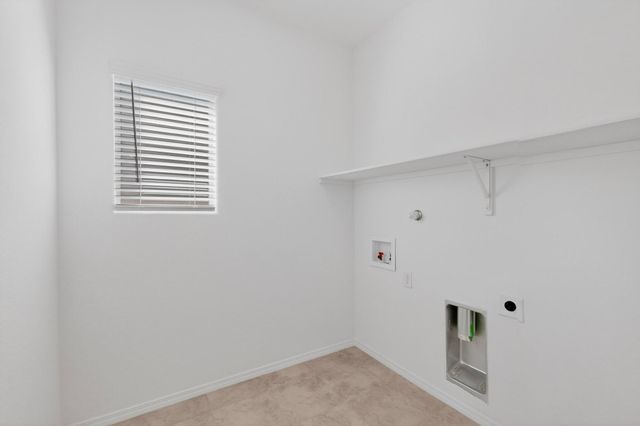 211 Prism Avenue SW, Rio Rancho, NM 87124