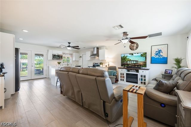 3601 Wisteria PL, Punta Gorda, FL 33950