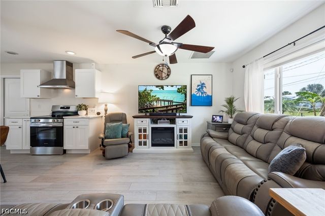 3601 Wisteria PL, Punta Gorda, FL 33950