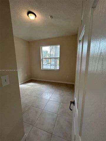 954 NE 42nd Ter, Homestead, FL 33033