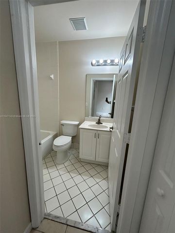 954 NE 42nd Ter, Homestead, FL 33033