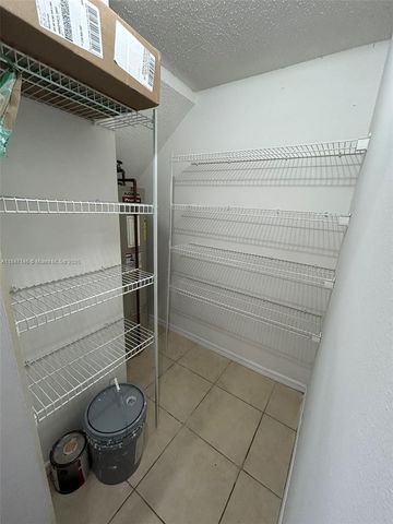 954 NE 42nd Ter, Homestead, FL 33033