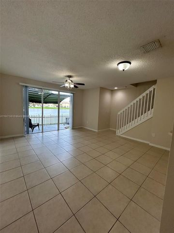 954 NE 42nd Ter, Homestead, FL 33033