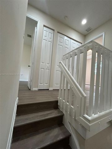 954 NE 42nd Ter, Homestead, FL 33033