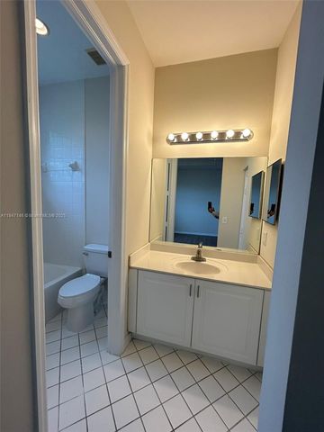 954 NE 42nd Ter, Homestead, FL 33033