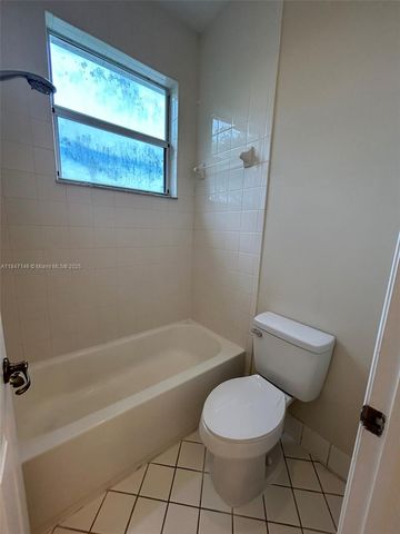 954 NE 42nd Ter, Homestead, FL 33033