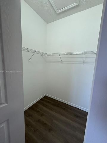 954 NE 42nd Ter, Homestead, FL 33033