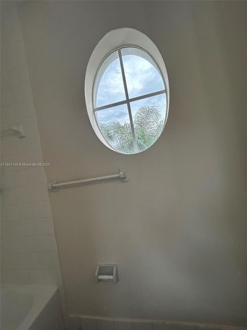 954 NE 42nd Ter, Homestead, FL 33033