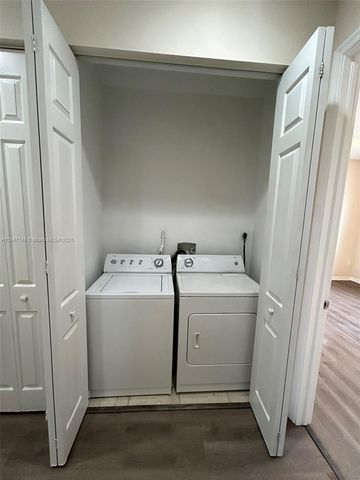 954 NE 42nd Ter, Homestead, FL 33033