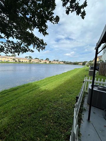 954 NE 42nd Ter, Homestead, FL 33033