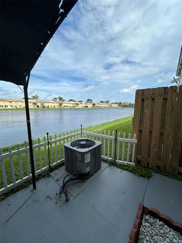 954 NE 42nd Ter, Homestead, FL 33033