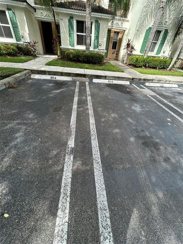 954 NE 42nd Ter, Homestead, FL 33033