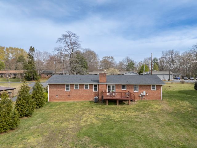 820 E Brookwood Drive, Landrum, SC 29356