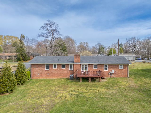 820 E Brookwood Drive, Landrum, SC 29356