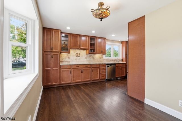 641 Greenbrook Rd, North Plainfield Boro, NJ 07063