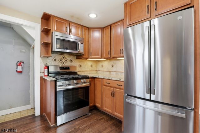 641 Greenbrook Rd, North Plainfield Boro, NJ 07063