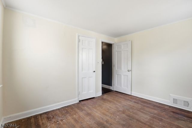 641 Greenbrook Rd, North Plainfield Boro, NJ 07063