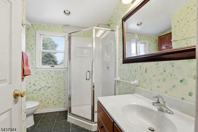 641 Greenbrook Rd, North Plainfield Boro, NJ 07063