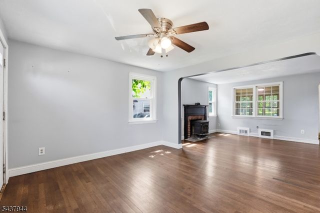 641 Greenbrook Rd, North Plainfield Boro, NJ 07063