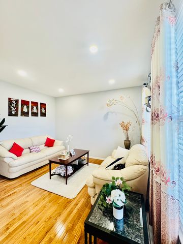 623 E Fullerton Avenue, Glendale Heights, IL 60139