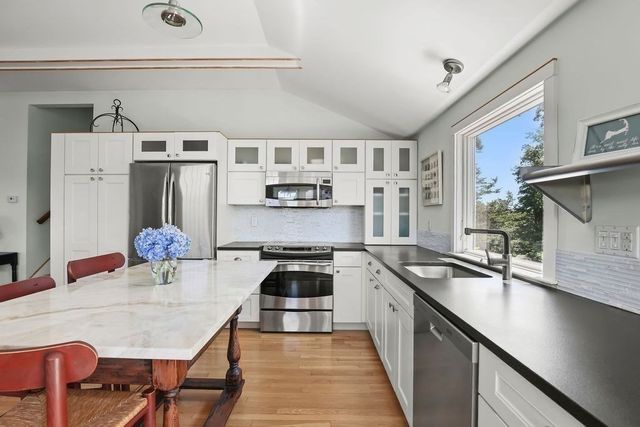 20 Burg Ave, Sandwich, MA 02563