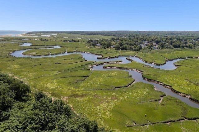 20 Burg Ave, Sandwich, MA 02563