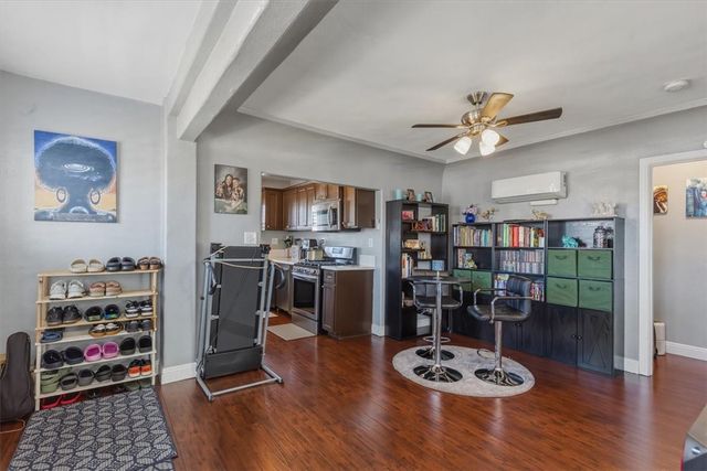 1600 W 80th Street, Los Angeles, CA 90047