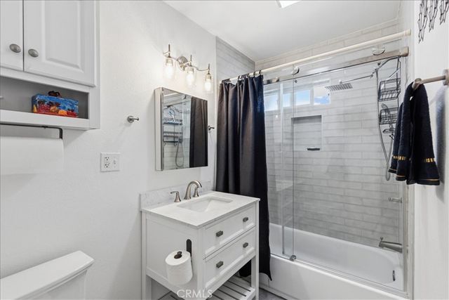 1600 W 80th Street, Los Angeles, CA 90047