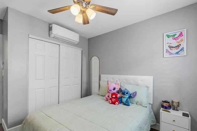 1600 W 80th Street, Los Angeles, CA 90047