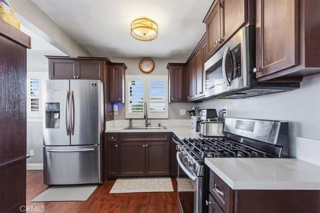 1600 W 80th Street, Los Angeles, CA 90047