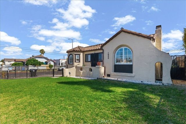 1600 W 80th Street, Los Angeles, CA 90047