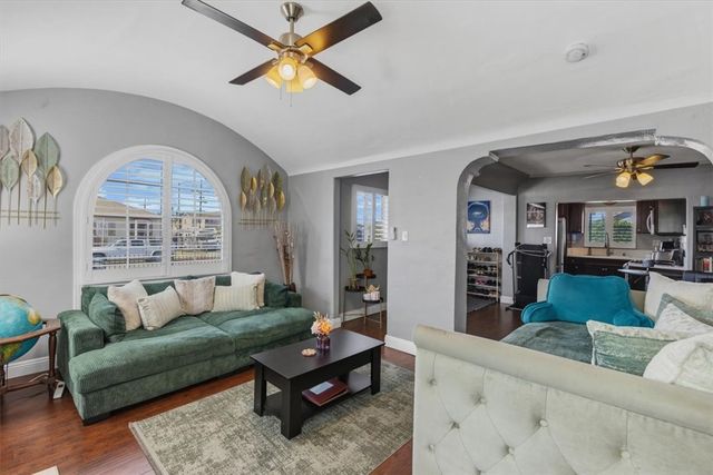 1600 W 80th Street, Los Angeles, CA 90047