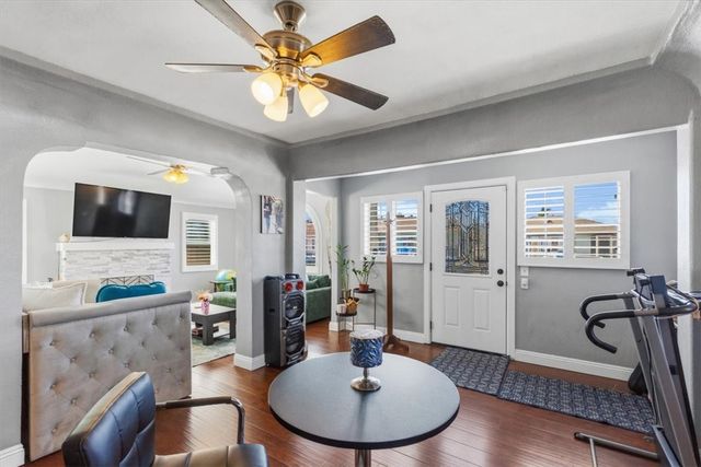 1600 W 80th Street, Los Angeles, CA 90047