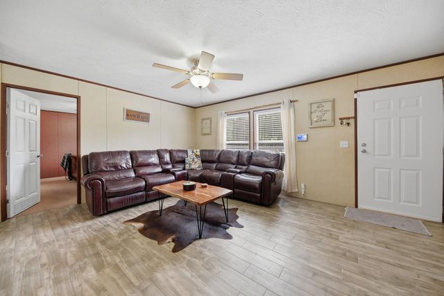 1182 Oak Crest Drive, New Ulm, TX 78950