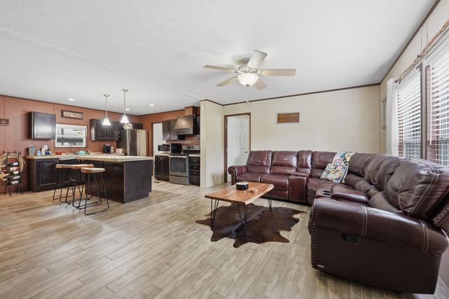 1182 Oak Crest Drive, New Ulm, TX 78950