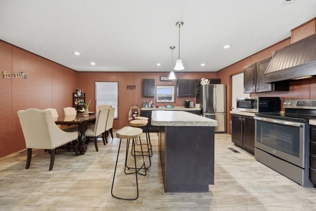 1182 Oak Crest Drive, New Ulm, TX 78950