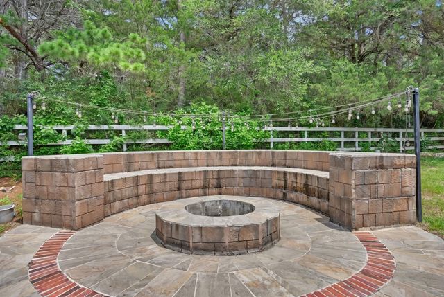 1182 Oak Crest Drive, New Ulm, TX 78950