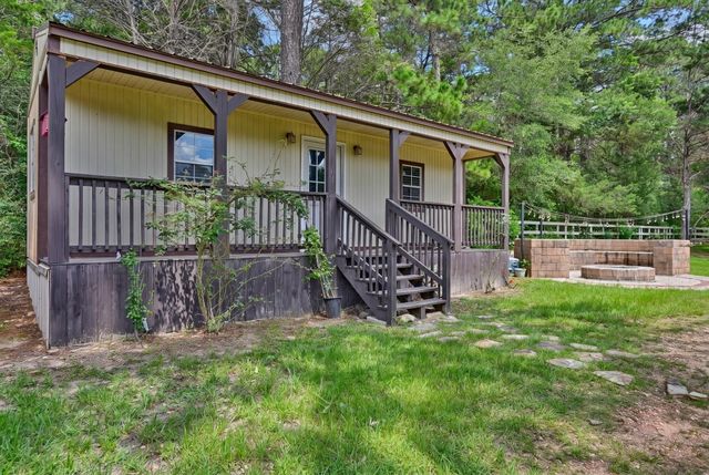 1182 Oak Crest Drive, New Ulm, TX 78950