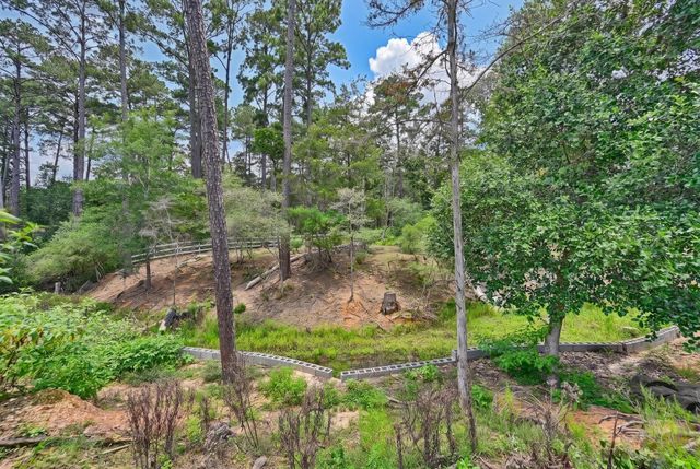 1182 Oak Crest Drive, New Ulm, TX 78950