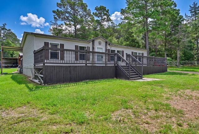 1182 Oak Crest Drive, New Ulm, TX 78950