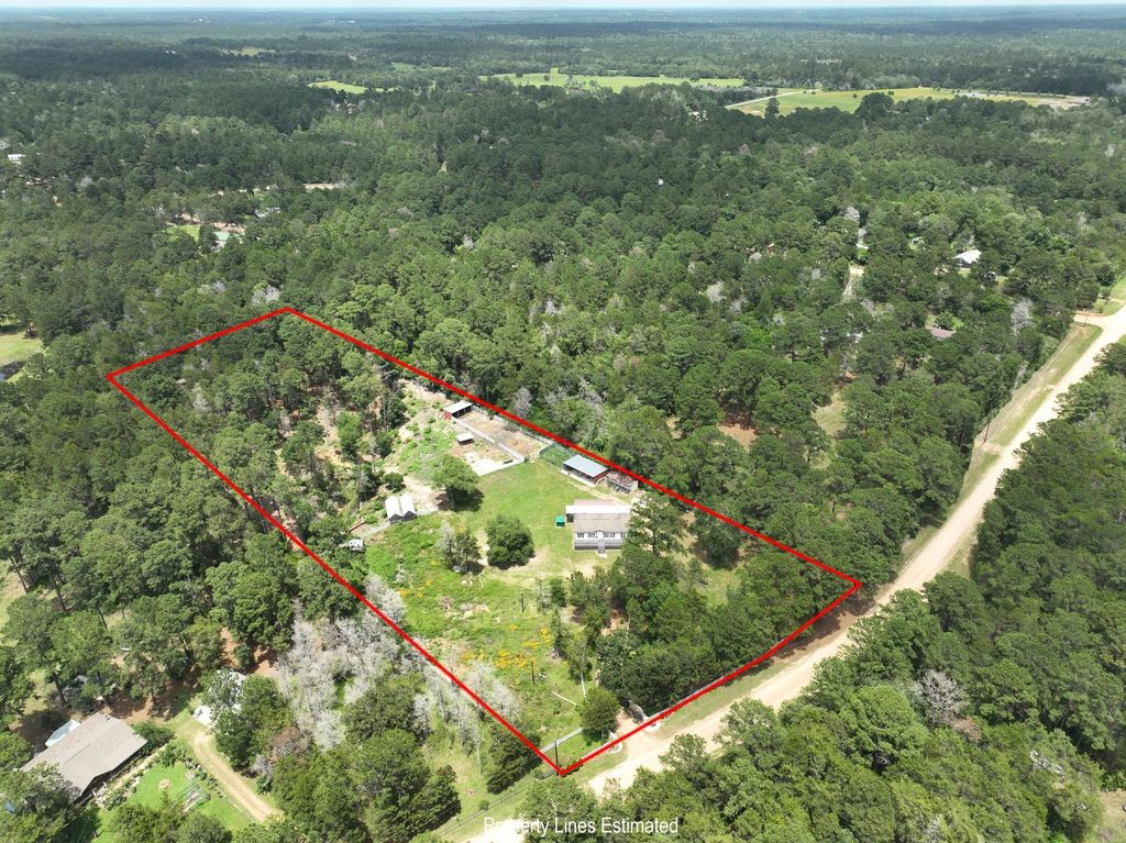 1182 Oak Crest Drive, New Ulm, TX 78950