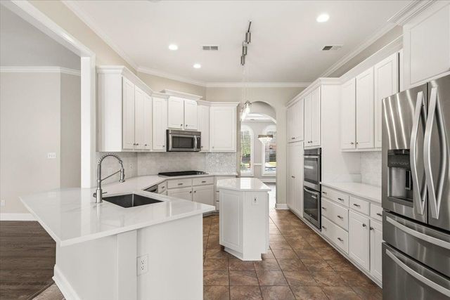 1813 FARISH DOWNS CT, Collierville, TN 38017