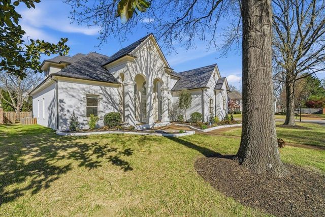 1813 FARISH DOWNS CT, Collierville, TN 38017