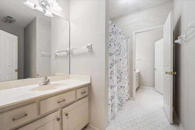 1813 FARISH DOWNS CT, Collierville, TN 38017