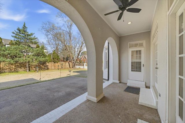 1813 FARISH DOWNS CT, Collierville, TN 38017